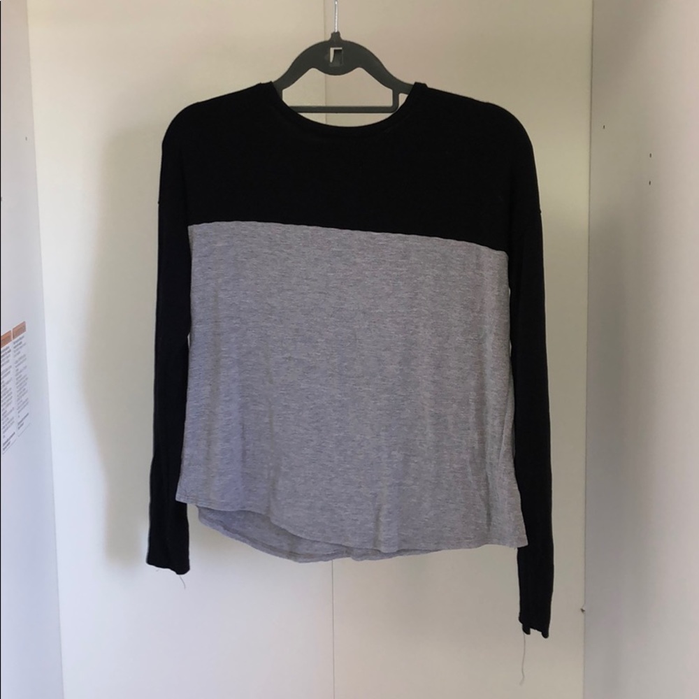 BLACK AND GREY LONG SLEEVE TEE